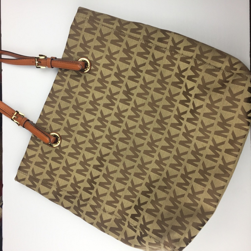 Michael Kors Handbag SALE!!!